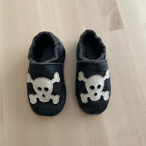 Skull skeleton black leather baby moccasins
